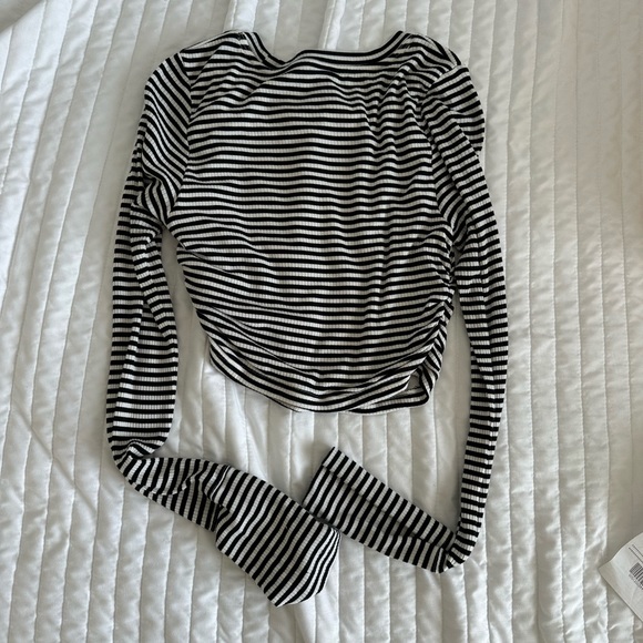 Aerie long sleeve in small - Picture 2 of 2